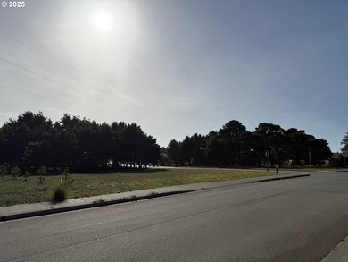 BANDON OCEAN TRAILS huge, .25-acre, level, corner lot with ideal - photo 14