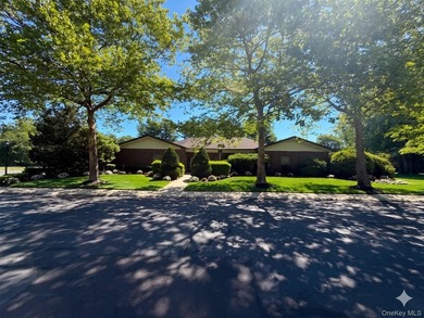 Welcome to The Knolls of Stony Brook, a vibrant 55+ active adult - photo 17