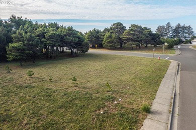 BANDON OCEAN TRAILS huge, .25-acre, level, corner lot with ideal - photo 20
