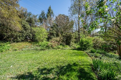 Tucked into the heart of prestigious Sequoyah Hills, 667 Kenesaw - photo 53