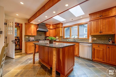 An iconic and classic Adirondack Lake Placid waterfront home - photo 24