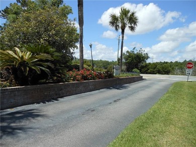 AFFORDABLE, COMFORT AND CONVENIENT 3 bedroom (2 story) end unit - photo 2