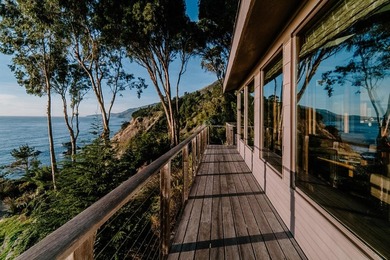 This luxurious oceanfront retreat located a few doors north of - photo 3