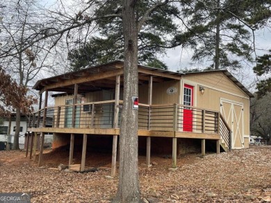 Lake Home For Sale in Hartwell, Georgia