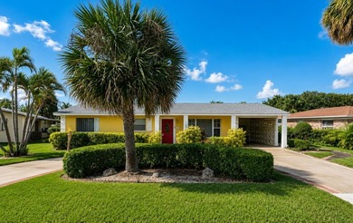 Welcome to this charming 3-bedroom, 2-bathroom residence in Park - photo 1
