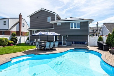 Welcome Home to this ABSOLUTELY SPECTACULAR expanded ranch in - photo 19