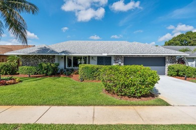 Welcome to your own private backyard retreat. Nestled on an - photo 3
