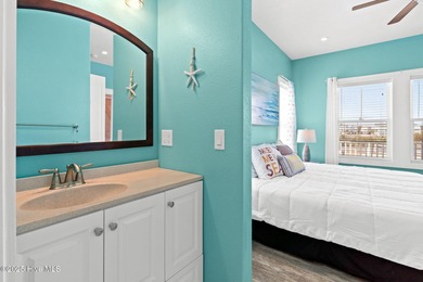 **Paradise Awaits!** Discover breathtaking ocean and