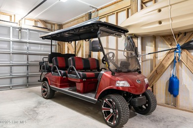 **Paradise Awaits!** Discover breathtaking ocean and