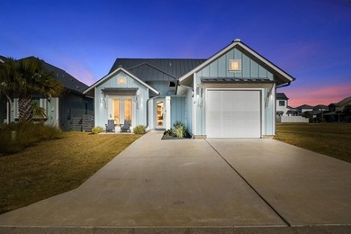 3 Bedroom | 2 Bathroom | Fully Turnkey & Furnished | East-Facing - photo 1