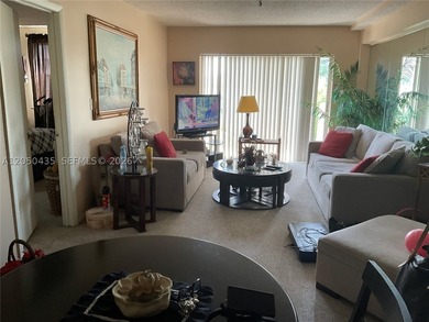 Amazing opportunity to own this beautiful one bedroom, one and a - photo 3