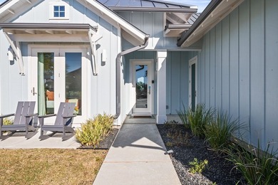 3 Bedroom | 2 Bathroom | Fully Turnkey & Furnished | East-Facing - photo 3