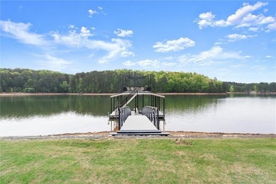 Experience the unmatched beauty and lake lifestyle where - photo 4