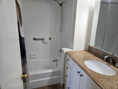 Wonderful Complex. Very well kept. Clean and a pleasure to show - photo 13