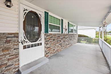 Welcome to this charming 2-bedroom, 2-bathroom + den, 1 CG in - photo 4