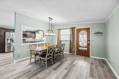 Welcome to this charming 2-bedroom, 2-bathroom + den, 1 CG in - photo 6