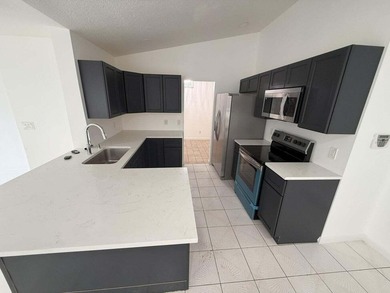 Beautiful 3BR/2BA home on an oversized lot in desirable - photo 10