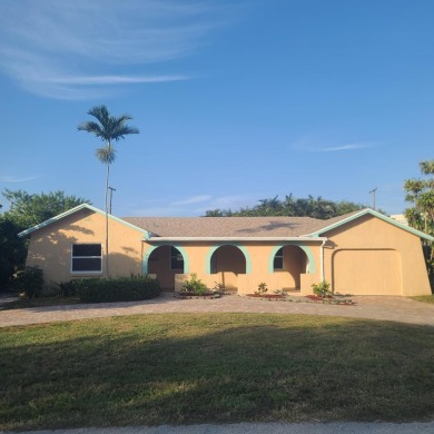 Lake Home For Sale in Cloud Lake, Florida