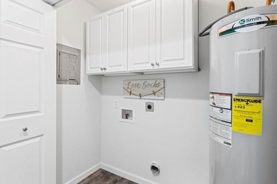Enjoy waterfront living in this beautifully located Bayhouse - photo 3