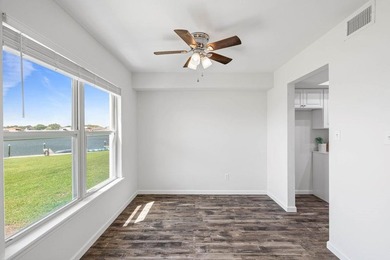 Enjoy waterfront living in this beautifully located Bayhouse - photo 8