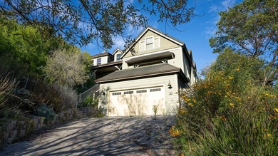 Oceanfront property with stunning views of the Pacific Ocean and - photo 3