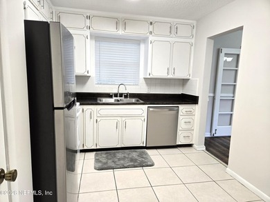 Great all brick home has been remodeled and is in move in - photo 8