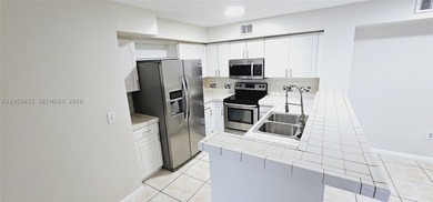 Stunning investment opportunity in the desirable Milano - photo 2