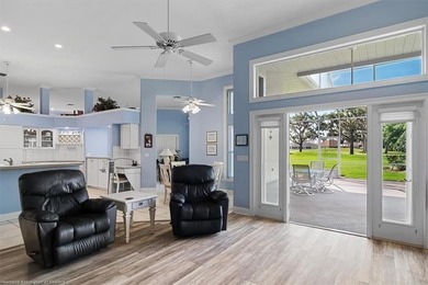 CUSTOM-BUILT, EXECUTIVE HOME on an oversized cul-de-sac lot in - photo 13
