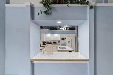 CUSTOM-BUILT, EXECUTIVE HOME on an oversized cul-de-sac lot in - photo 15