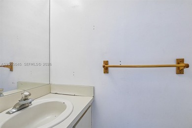 Welcome to this beautifully maintained 3-bedroom, 2.5-bath home - photo 17