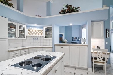 CUSTOM-BUILT, EXECUTIVE HOME on an oversized cul-de-sac lot in - photo 19
