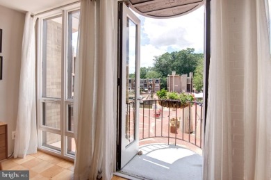 Lake Condo For Sale in Reston, Virginia