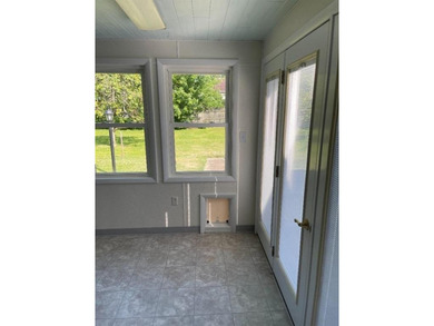 Mid Century Modern Home located on a quite cul de Sac second row - photo 23