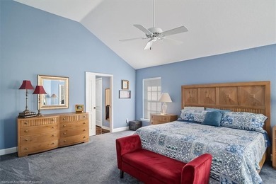 CUSTOM-BUILT, EXECUTIVE HOME on an oversized cul-de-sac lot in - photo 25