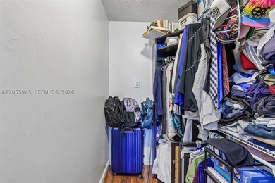 Welcome to this beautifully maintained 3-bedroom, 2.5-bath home - photo 25