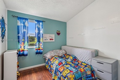 Welcome to this beautifully maintained 3-bedroom, 2.5-bath home - photo 27