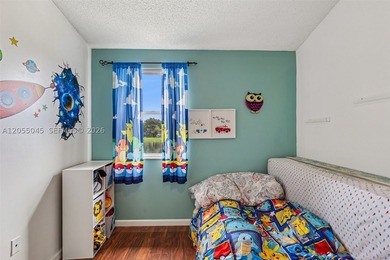 Welcome to this beautifully maintained 3-bedroom, 2.5-bath home - photo 29