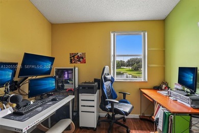 Welcome to this beautifully maintained 3-bedroom, 2.5-bath home - photo 32