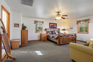 This FULLY FURNISHED two-bedroom, three-bathroom mountain chalet - photo 38