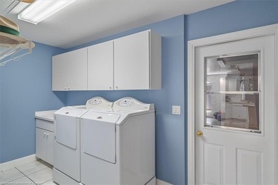 CUSTOM-BUILT, EXECUTIVE HOME on an oversized cul-de-sac lot in - photo 39