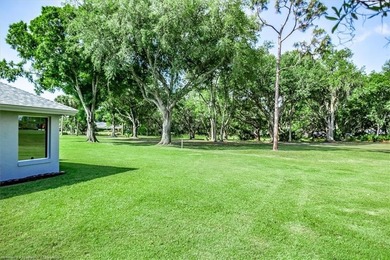 CUSTOM-BUILT, EXECUTIVE HOME on an oversized cul-de-sac lot in - photo 42