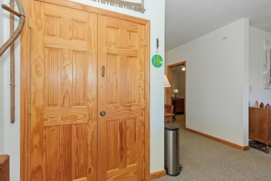 This FULLY FURNISHED two-bedroom, three-bathroom mountain chalet - photo 54