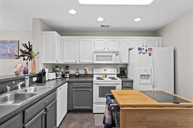 Welcome to easy coastal living in the highly sought-after - photo 14