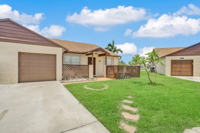 Lake Townhome/Townhouse For Sale in Lake Worth, Florida