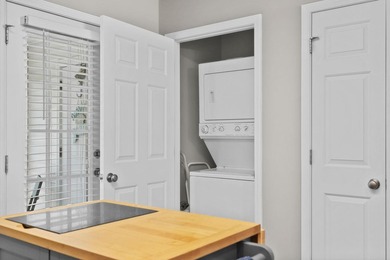 Welcome to easy coastal living in the highly sought-after - photo 25