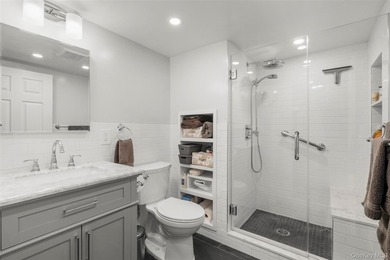 Welcome to this charming and lovingly maintained brick Colonial - photo 26