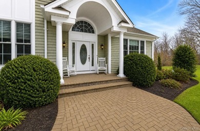 Stunning Colonial located in the desirable Riverhead Community - photo 2
