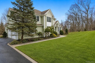 Stunning Colonial located in the desirable Riverhead Community - photo 3