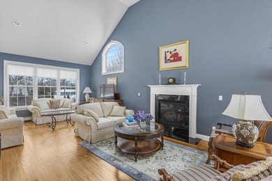 Stunning Colonial located in the desirable Riverhead Community - photo 5