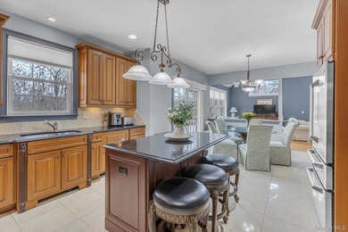 Stunning Colonial located in the desirable Riverhead Community - photo 9